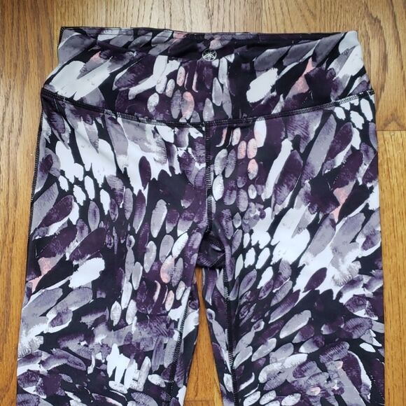 Gaiam High Rise Capri - Picture 3 of 7